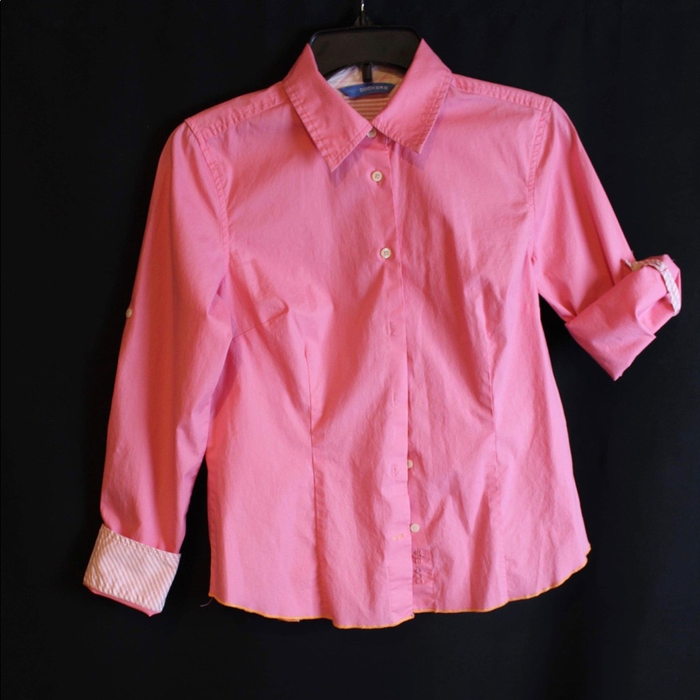 Dockers Pink Button down shirt 🌸